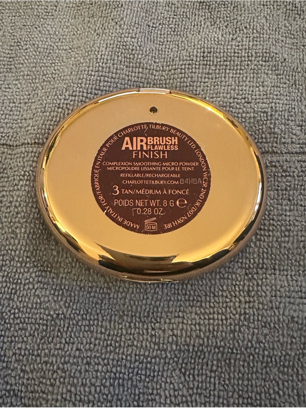 Charlotte Tilbury Airbrush Flawless Finish Blurring and Setting Powder - Picture 3 of 3